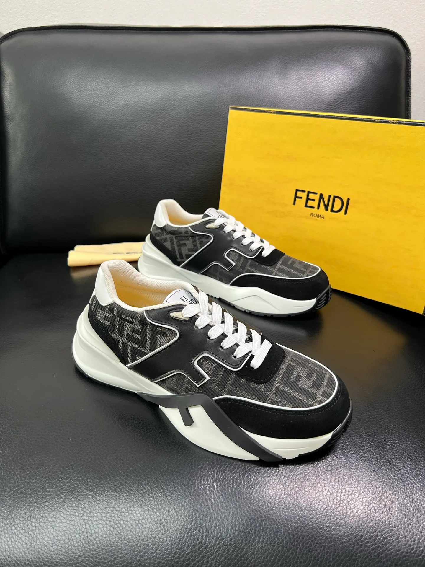 Men's shoes 💰840 FENDI top purchasing Fendi counters are equipped with the original factory, original fabrics imported from Italy, breathable and comfortable cowhide lining, soles: original soles specially provided by the original factory are super comfortable, original factory orders 🔍high quality, you can enter and exit the counter at will, welcome to compare, code number 39-44 (customized 38-45) 85856